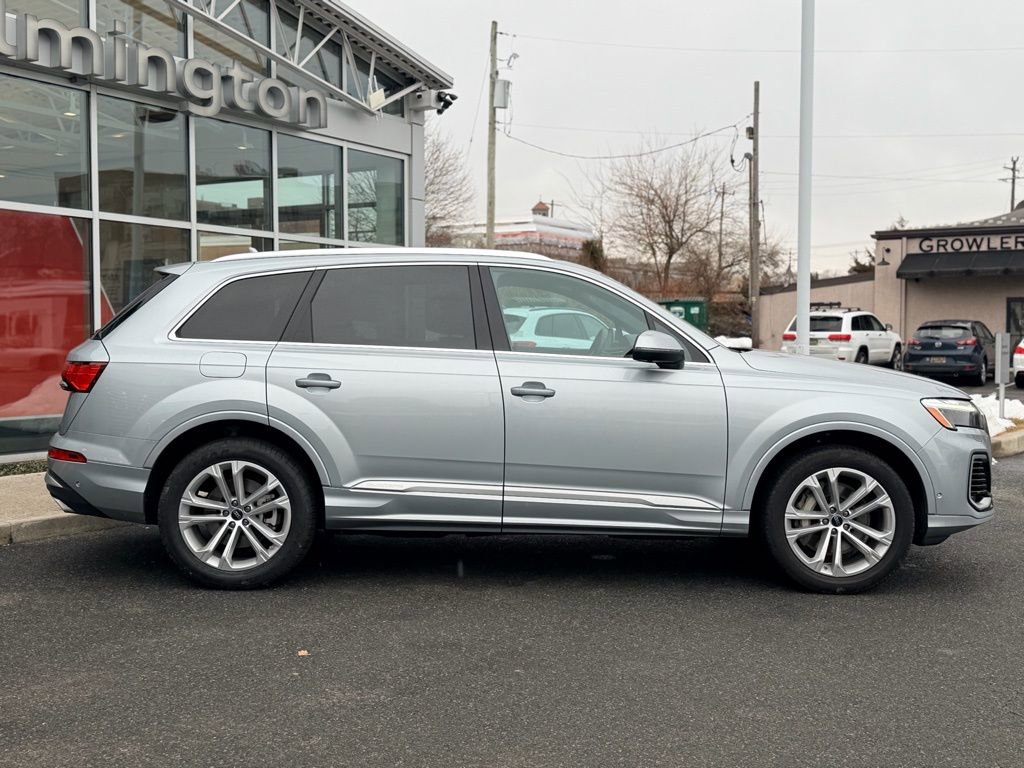 Certified 2025 Audi Q7 3.0T Premium Plus image 7