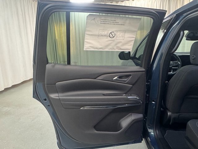 New 2026 Chevrolet Traverse LT image 17