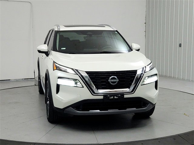 Used 2023 Nissan Rogue SL w/ SL Premium Package image 2