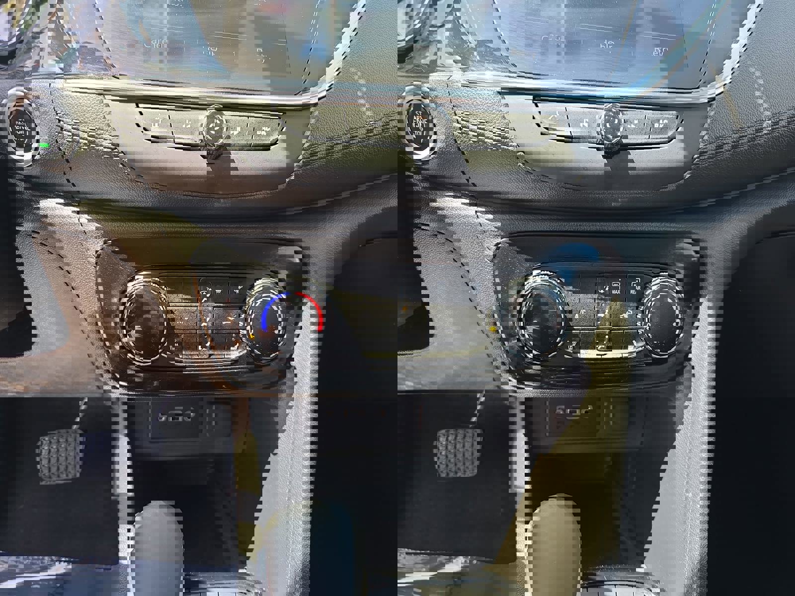 Used 2021 Buick Encore GX Preferred w/ Sport Touring Package image 23