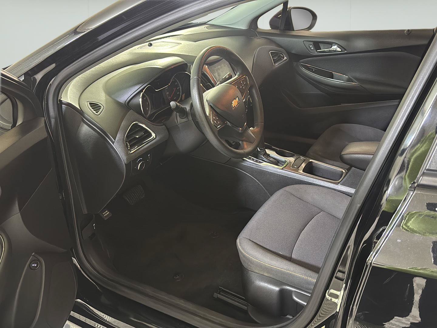 Used 2019 Chevrolet Cruze LS w/ LS Convenience Package FWD image 14