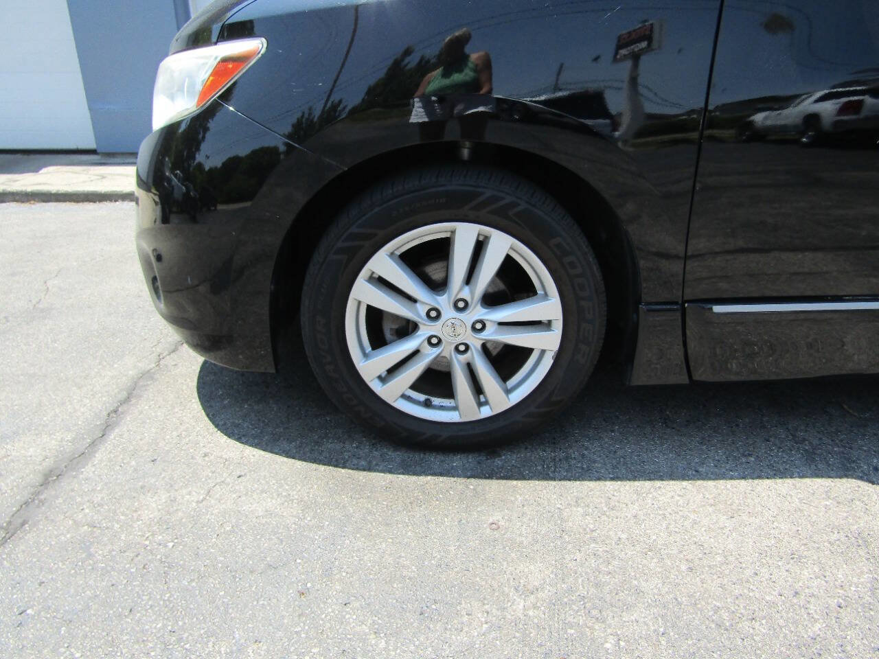 Used 2015 Nissan Quest Platinum FWD image 3