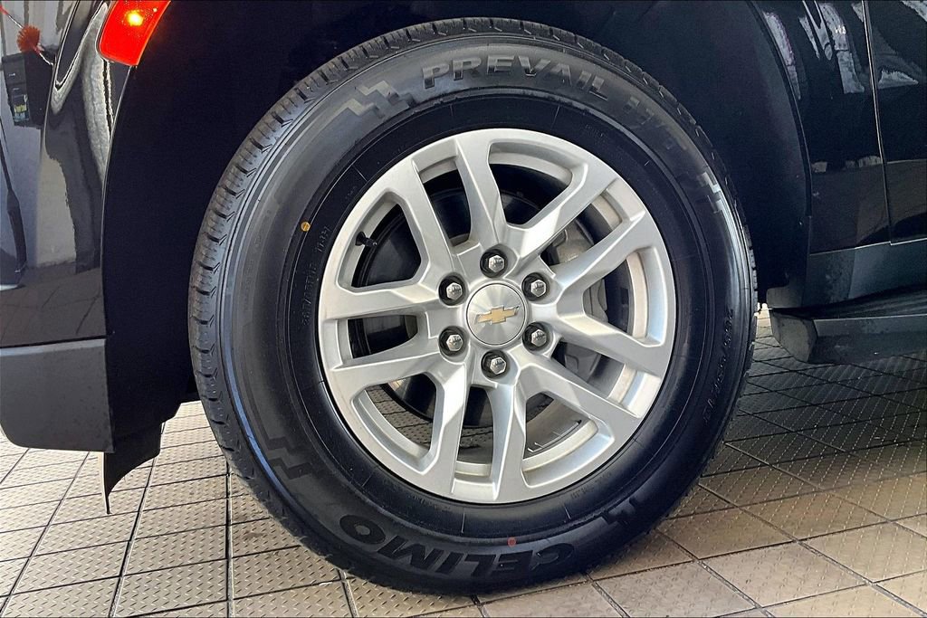 Used 2023 Chevrolet Suburban LT image 36