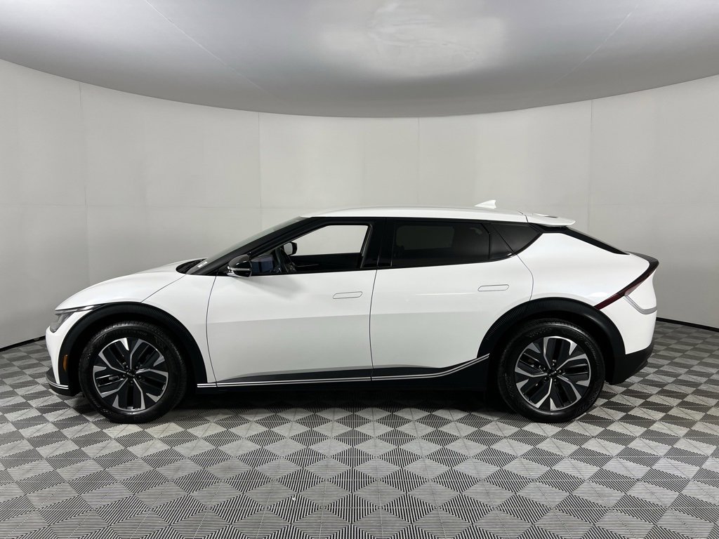 Used 2024 Kia EV6 Light image 11
