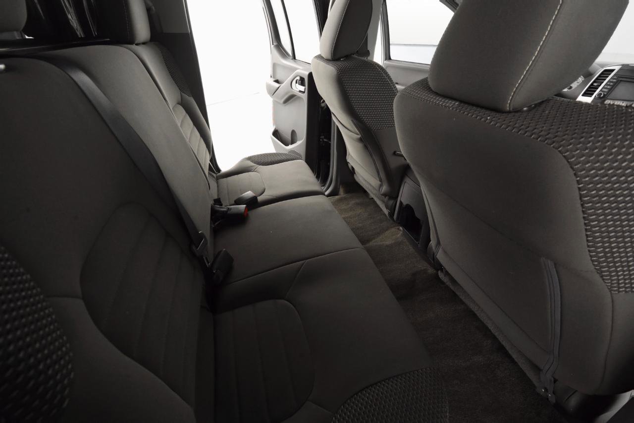 Used 2015 Nissan Frontier PRO-4X image 26