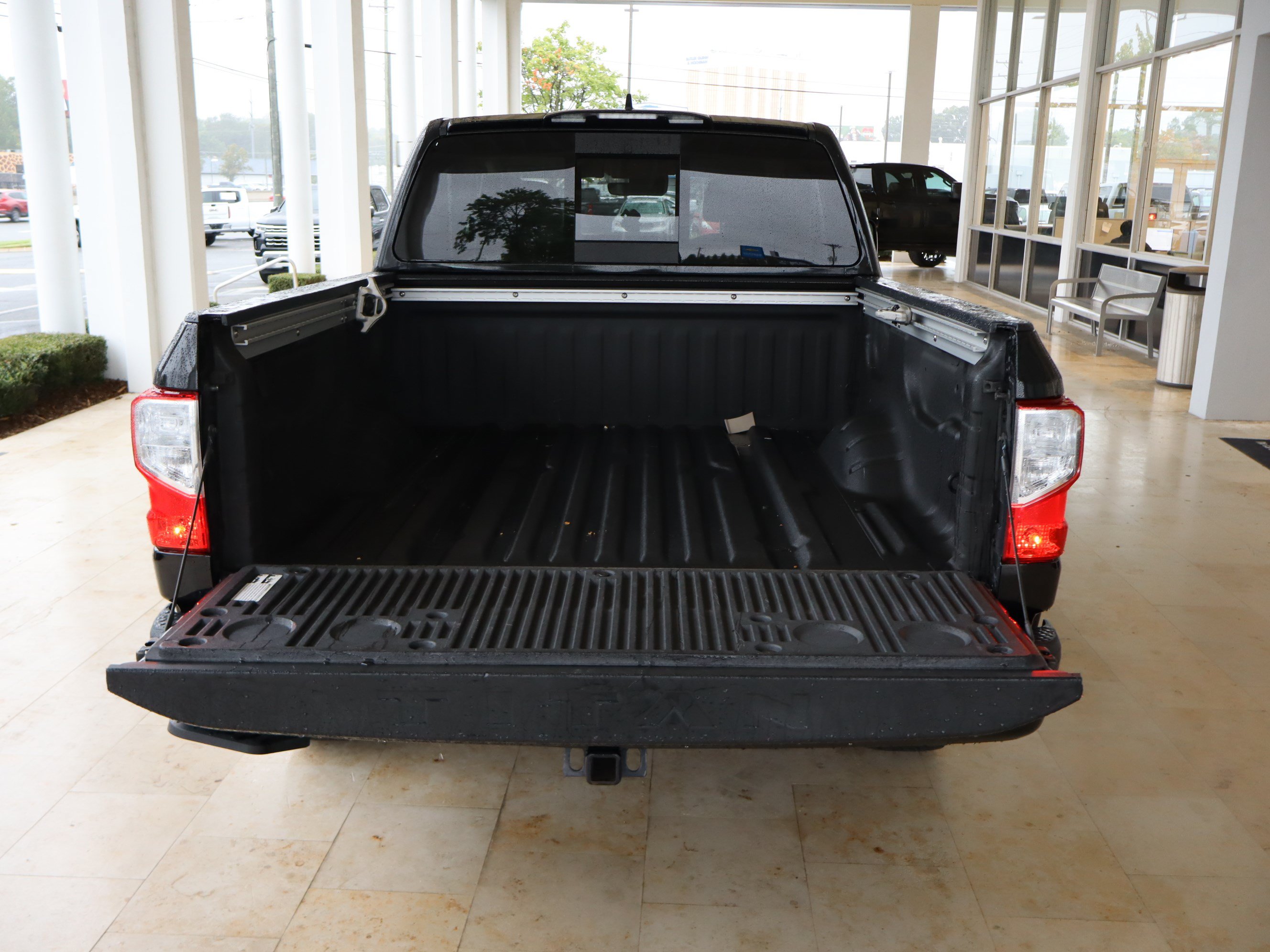 Used 2023 Nissan Titan SV w/ SV Convenience Package AWD/4WD image 13