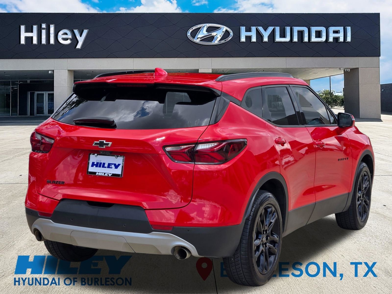 Used 2021 Chevrolet Blazer LT w/ Sound & Technology Package FWD image 4