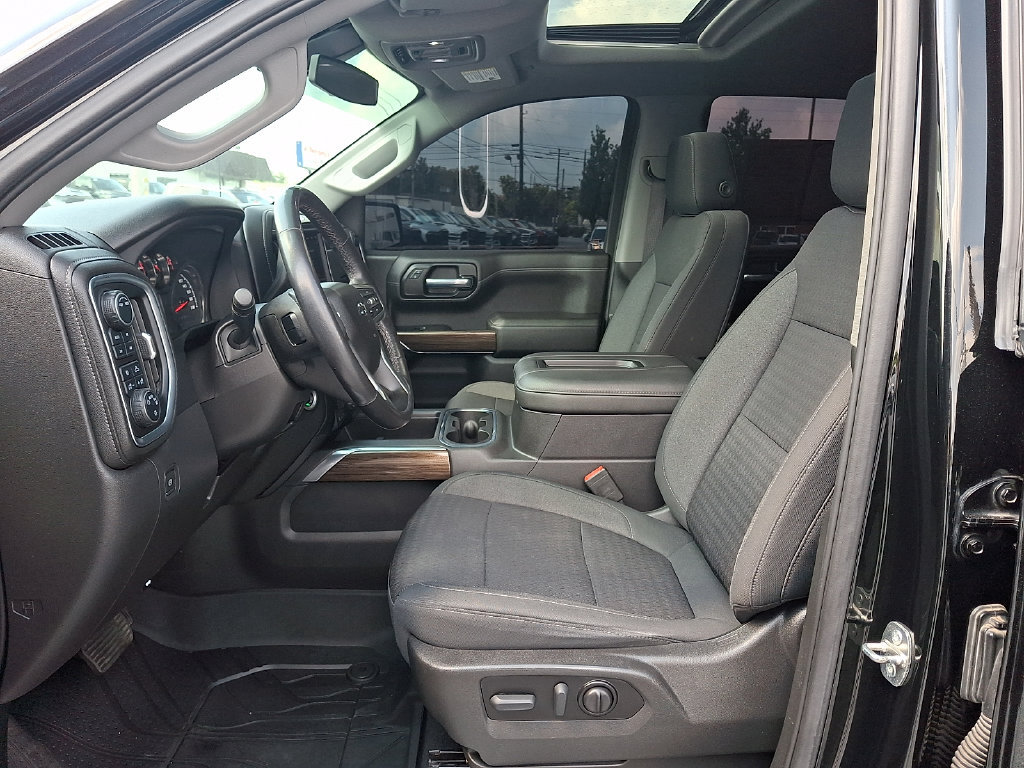 Used 2022 Chevrolet Silverado 1500 RST w/ Convenience Package II AWD/4WD image 14