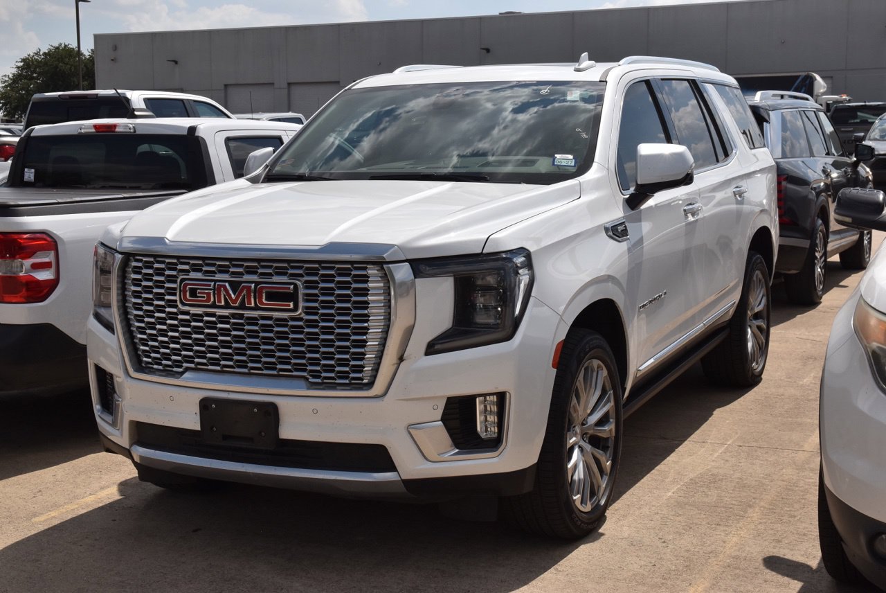 Used 2021 GMC Yukon Denali w/ Denali Premium Package AWD/4WD image 2