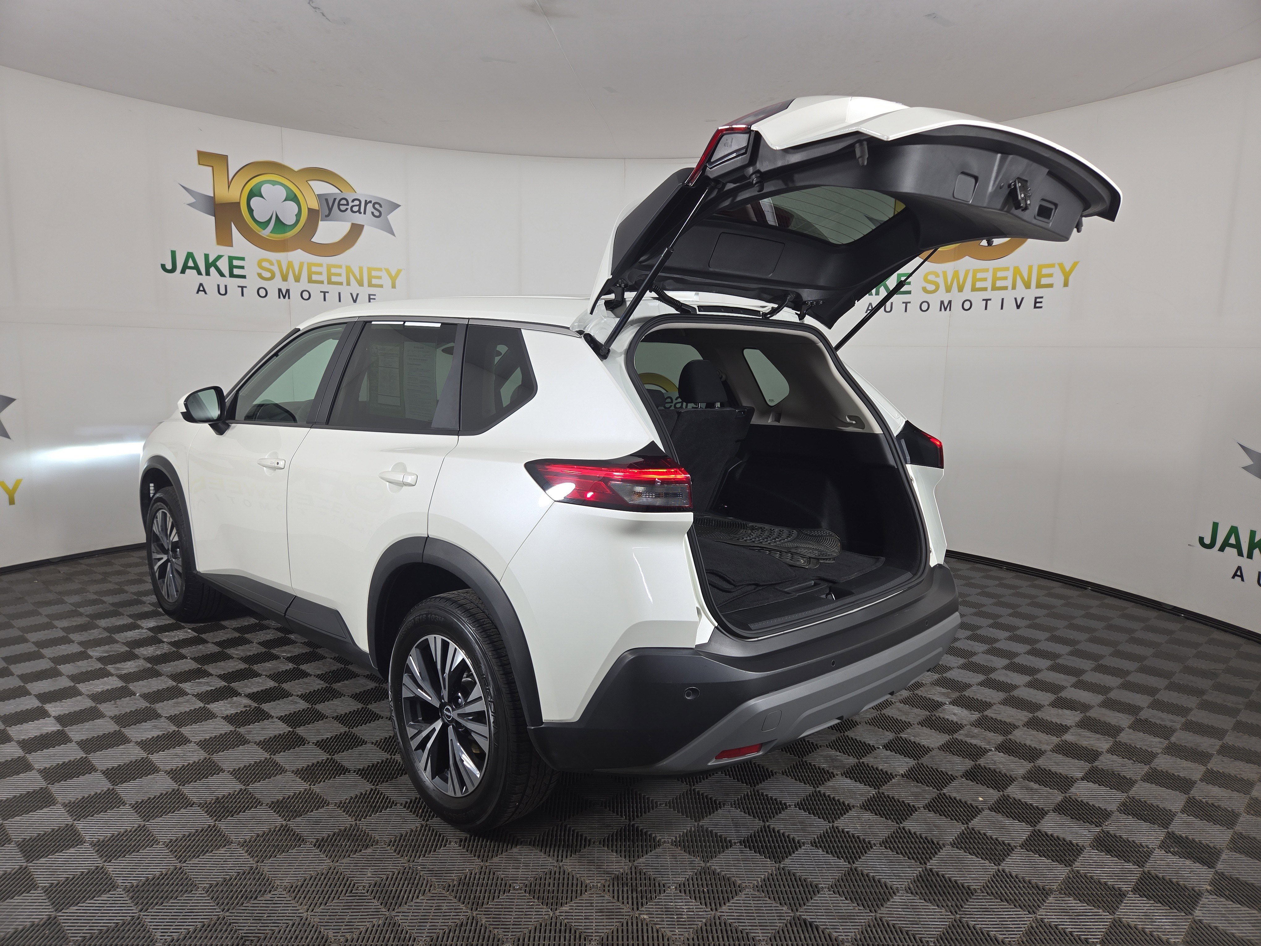 Used 2023 Nissan Rogue SV image 30