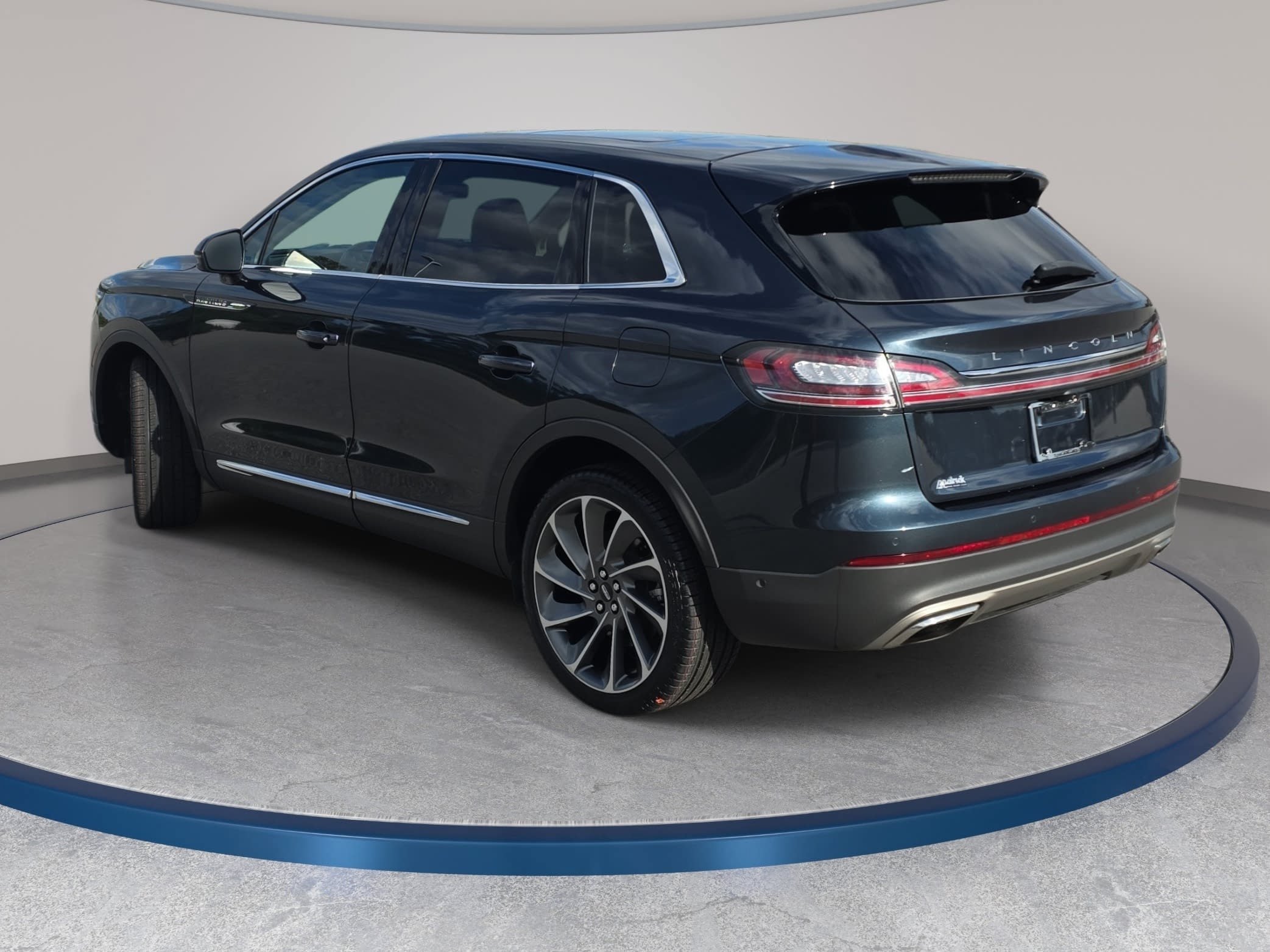 Used 2023 Lincoln Nautilus Reserve w/ Equipment Group 201A AWD/4WD image 7