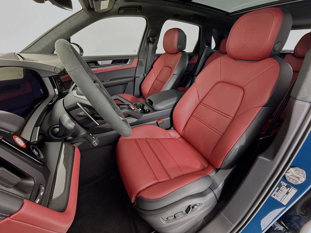 New 2026 Porsche Cayenne GTS image 5