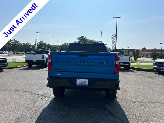 Used 2023 Chevrolet Silverado 1500 LT Trail Boss w/ LPO, Dark Essentials Package AWD/4WD image 4