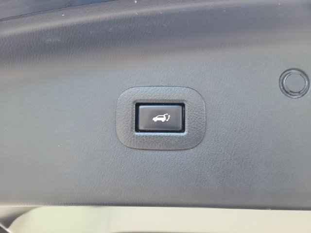 Used 2020 Nissan Armada SL w/ Premium Package RWD image 18
