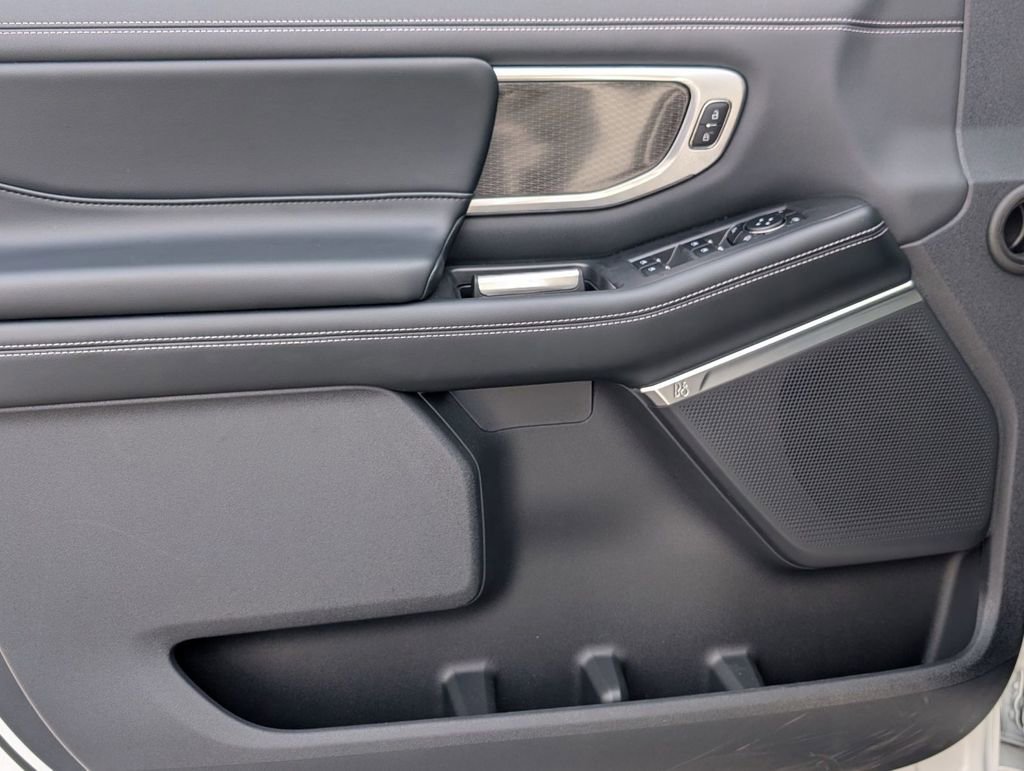 New 2025 Ford Expedition Platinum w/ Stealth Performance Package image 29