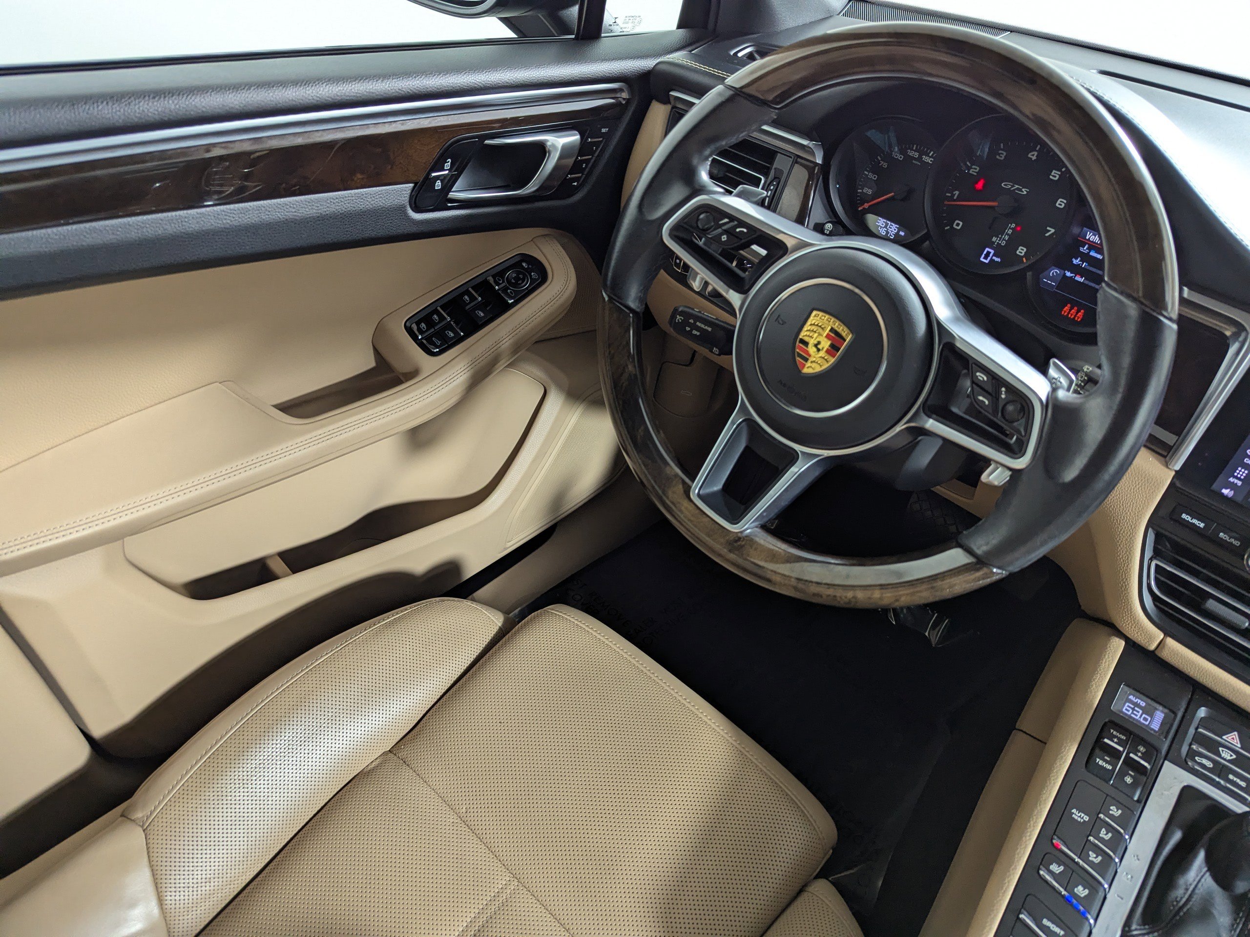 Used 2021 Porsche Macan GTS image 9