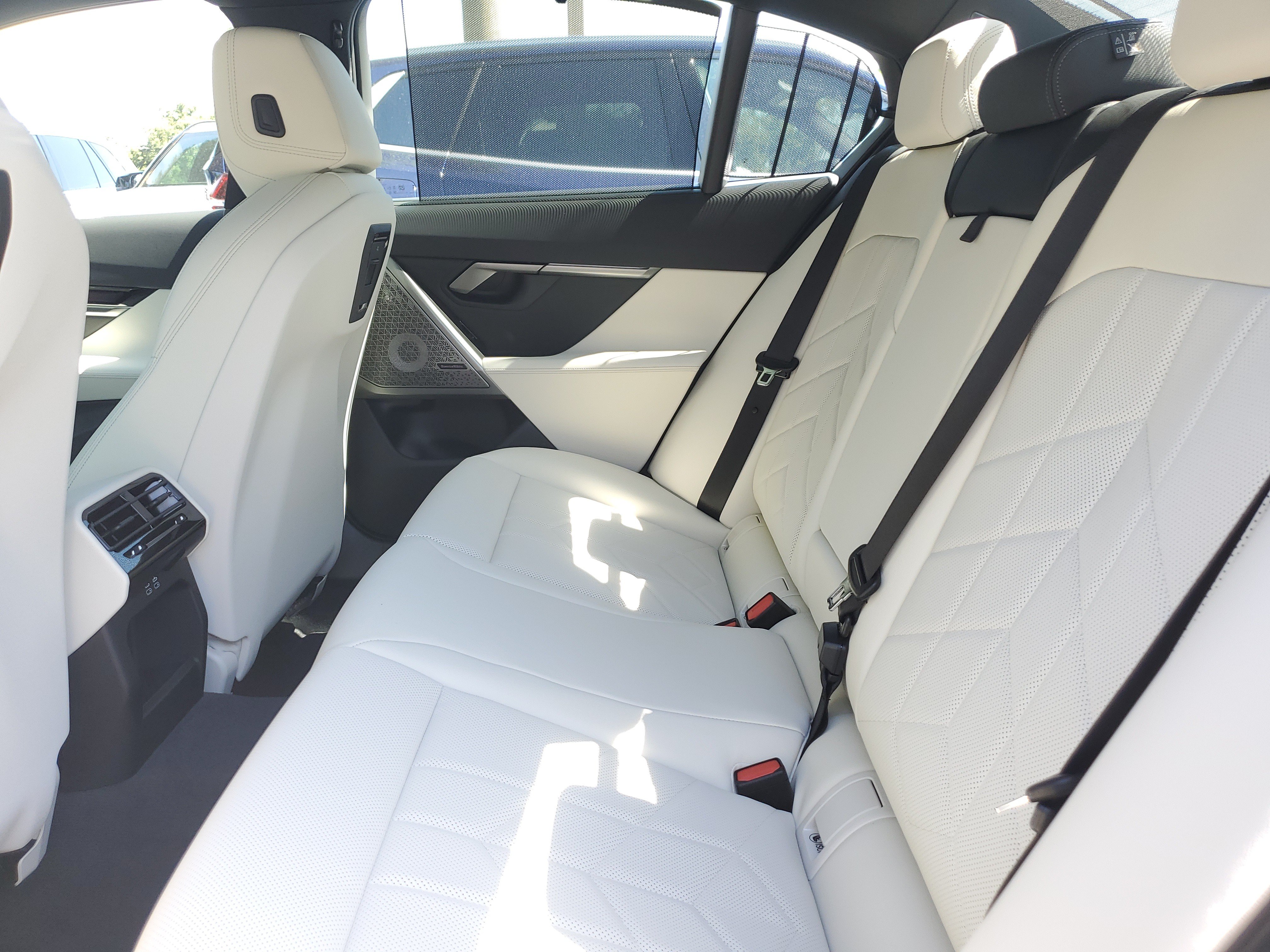 New 2027 BMW 530i w/ Executive Package RWD image 10