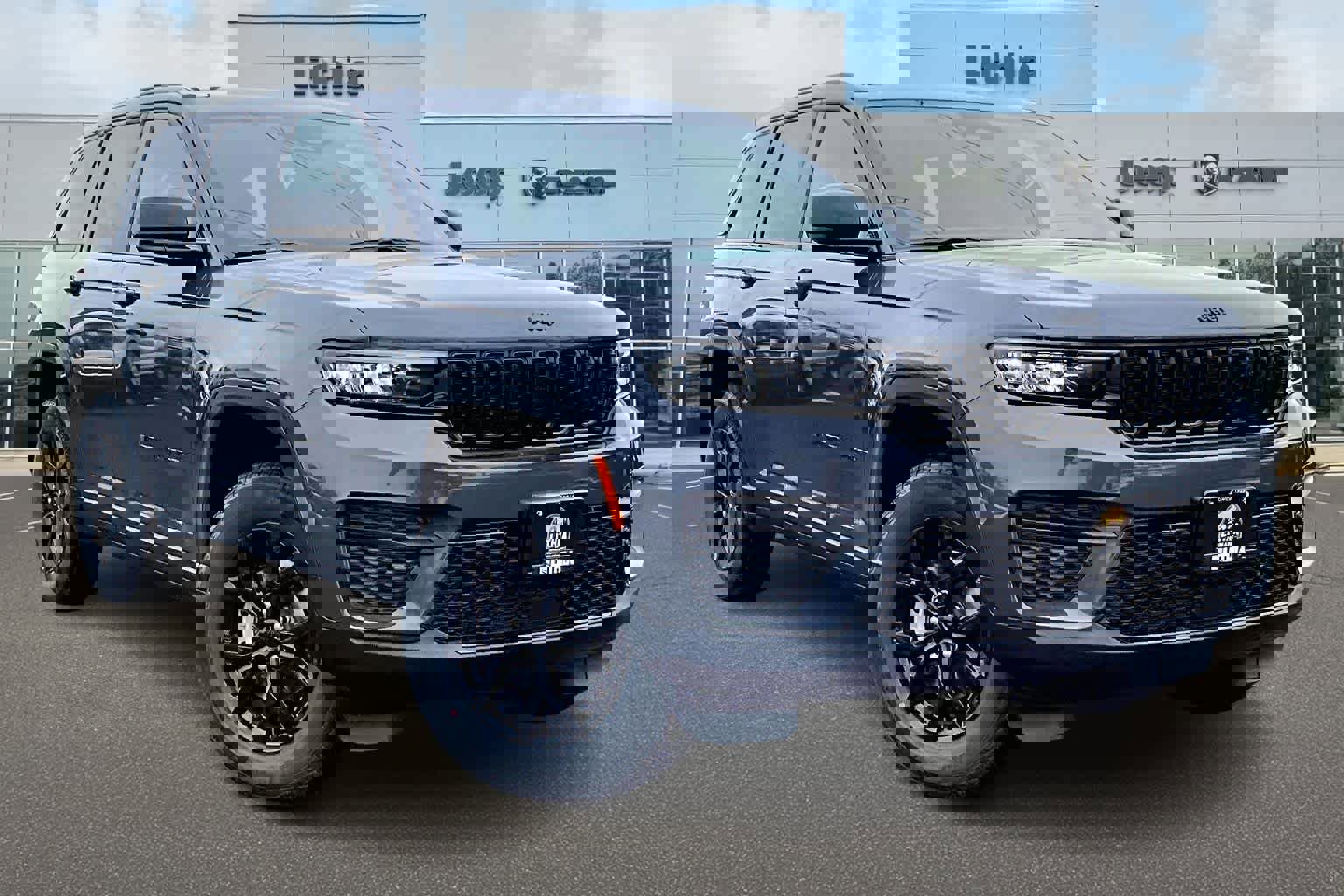 New 2025 Jeep Grand Cherokee Altitude image 27