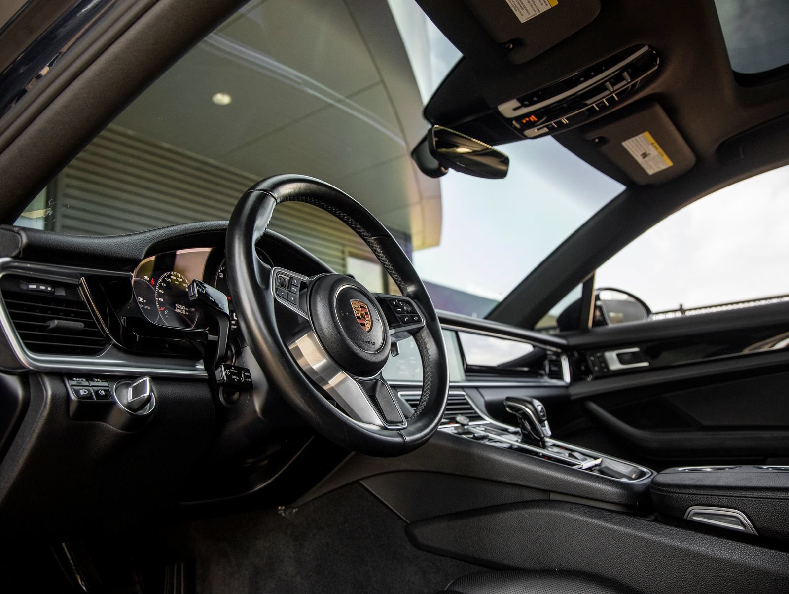 Certified 2018 Porsche Panamera 4 AWD/4WD image 4