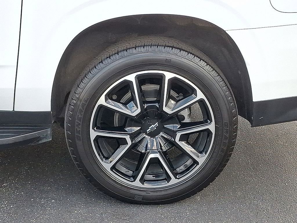 Used 2024 Chevrolet Suburban RST image 8