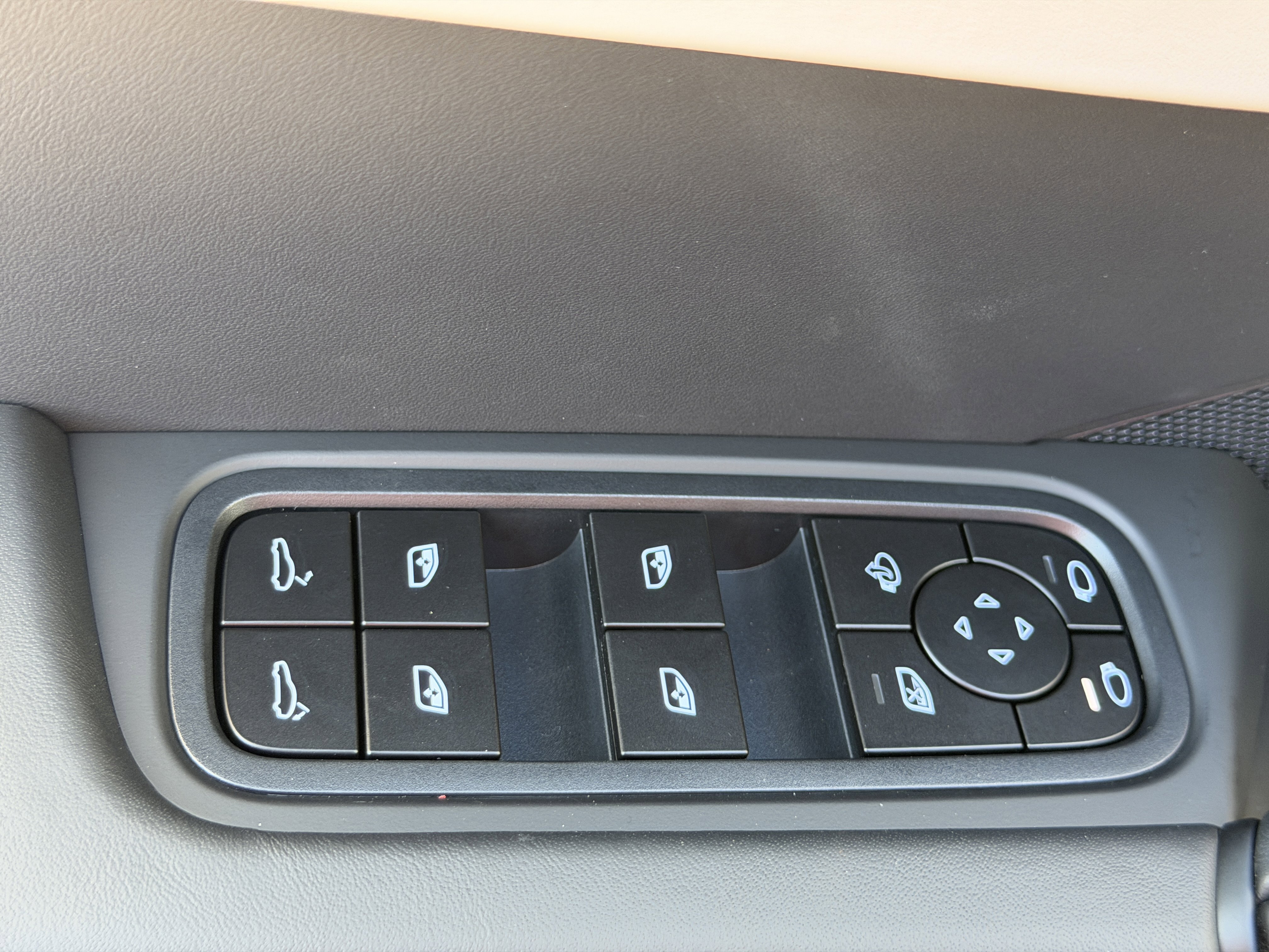 New 2026 Porsche Cayenne Coupe image 22