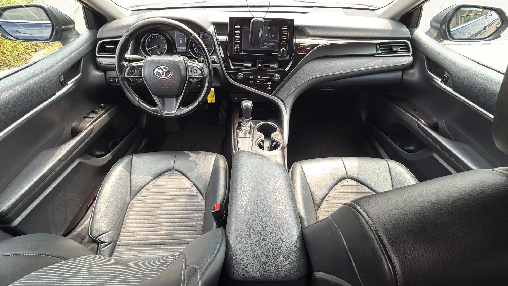 Used 2021 Toyota Camry SE FWD image 28