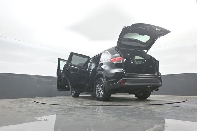 Used 2019 Toyota Highlander XLE image 40