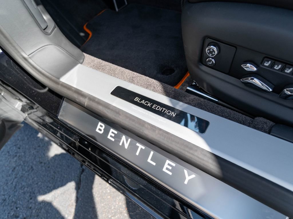 Used 2025 Bentley Flying Spur Plug-In Hybrid AWD/4WD image 13