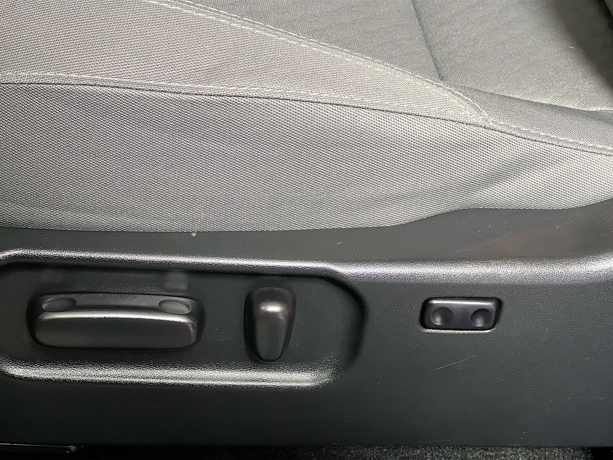 Used 2022 Toyota Tacoma SR5 w/ Technology Package image 15