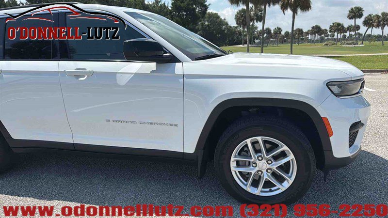Used 2024 Jeep Grand Cherokee Laredo X w/ Luxury Tech Group I AWD/4WD image 7