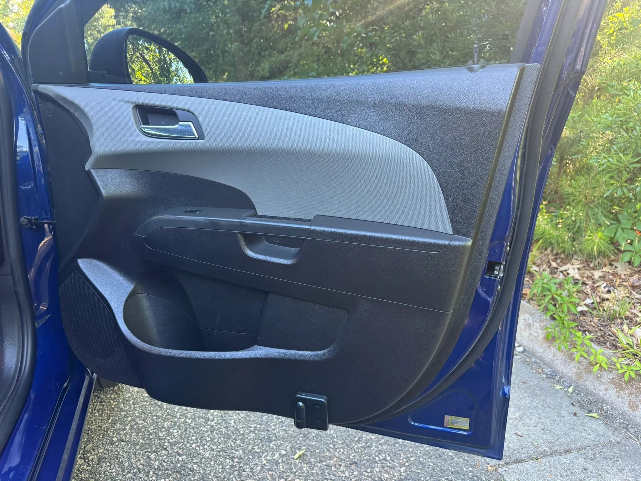 Used 2013 Chevrolet Sonic LT FWD image 10