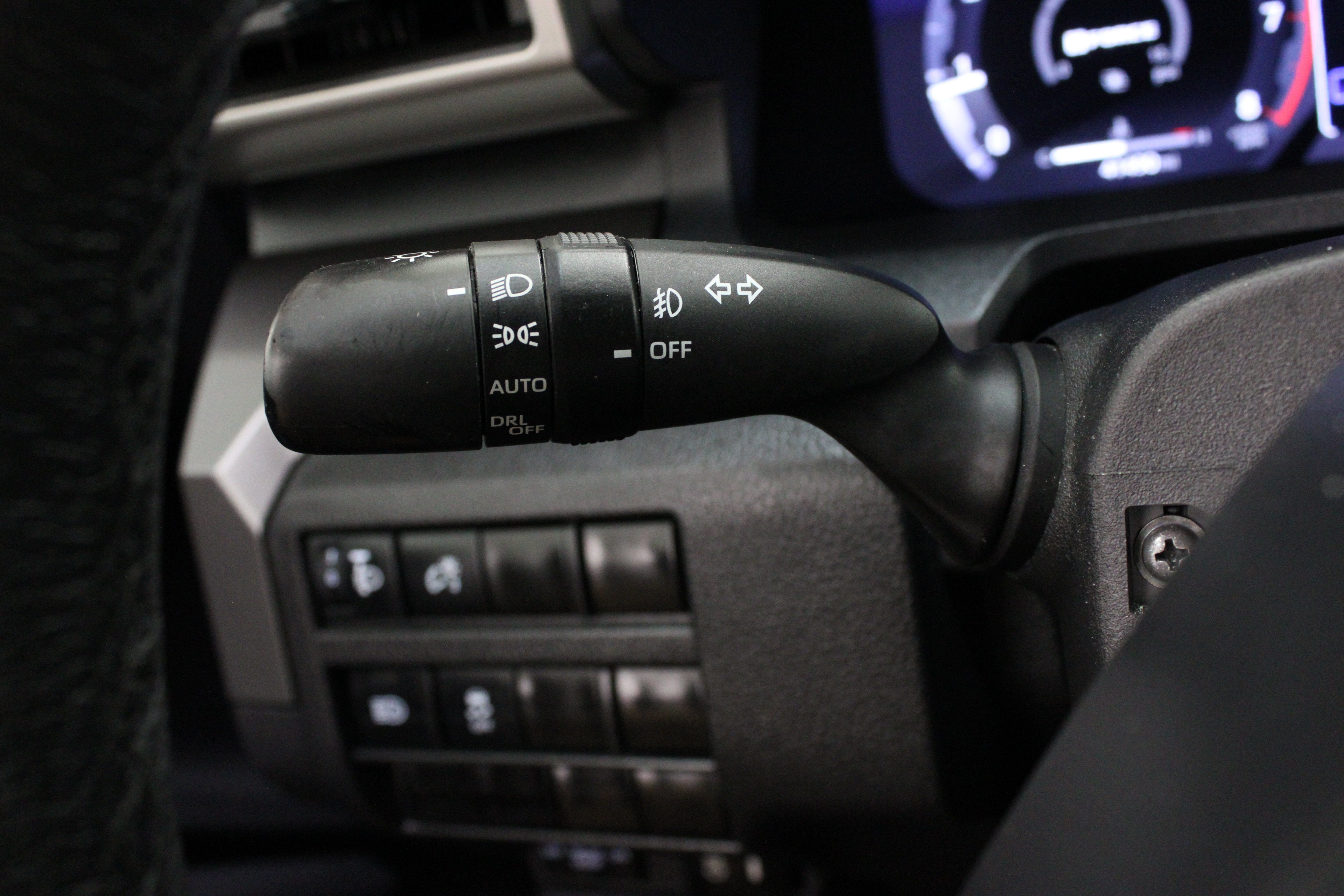 Used 2024 Toyota Tacoma TRD Sport AWD/4WD image 25