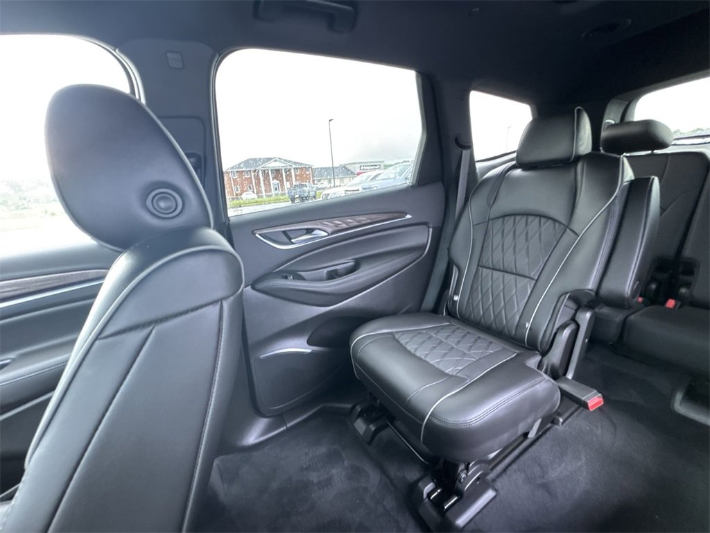 Used 2022 Buick Enclave Avenir w/ Avenir Technology Package image 12