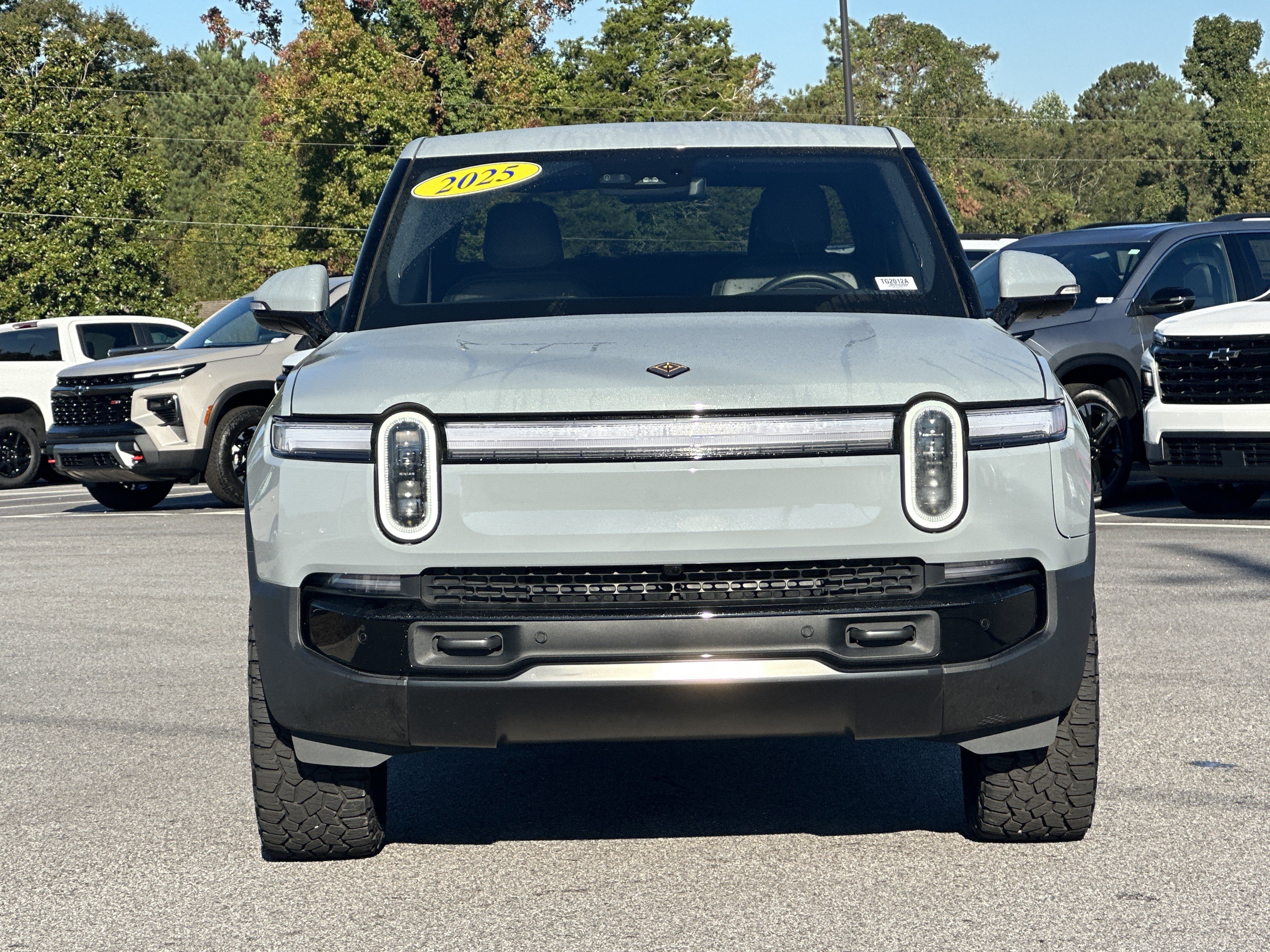 Used 2025 Rivian R1T Adventure Dual AWD/4WD image 2