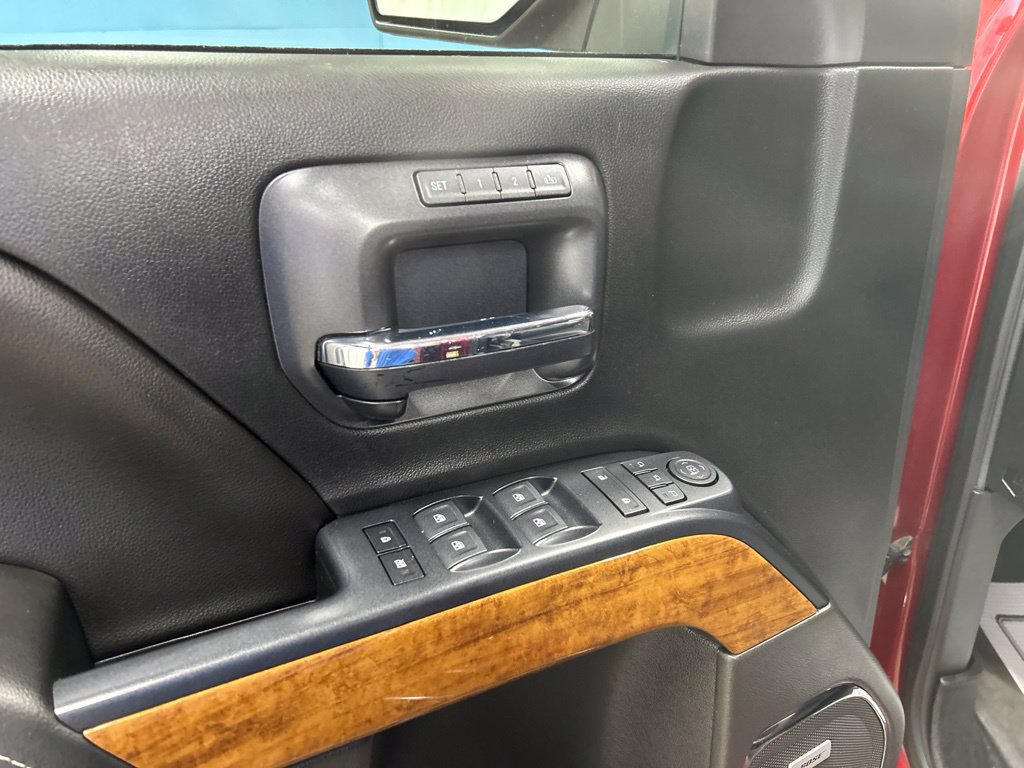 Used 2018 Chevrolet Silverado 1500 High Country AWD/4WD image 32