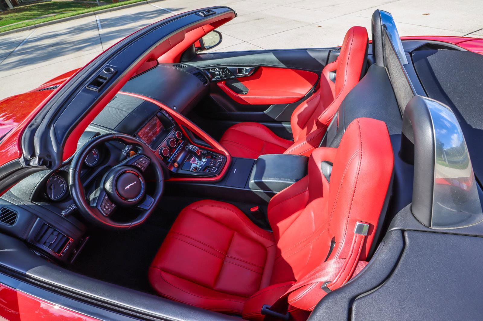 Used 2014 Jaguar F-TYPE S image 43