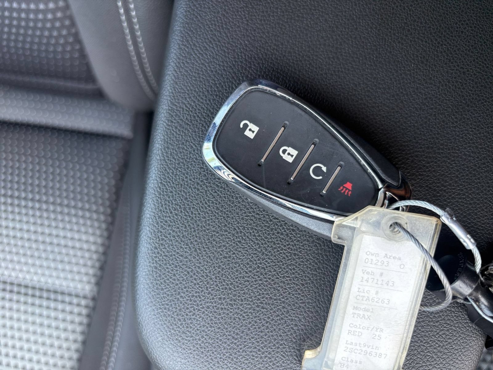 Used 2025 Chevrolet Trax LT FWD image 21