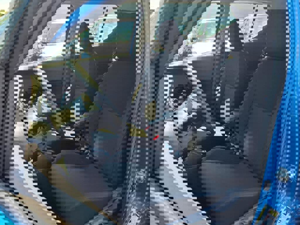 New 2025 Nissan Kicks Play S image 5