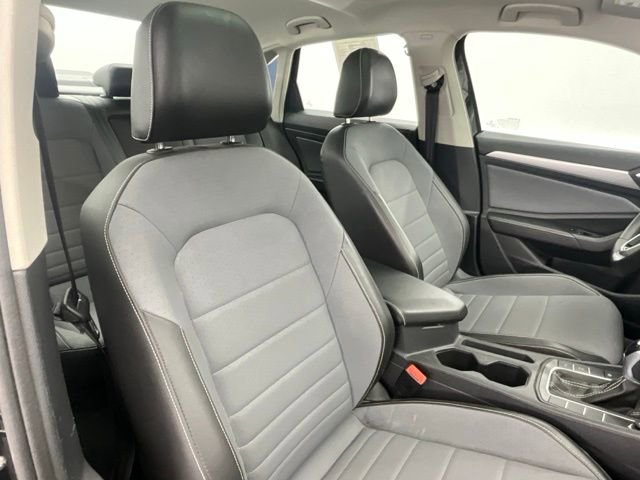 Used 2025 Volkswagen Jetta SE image 14