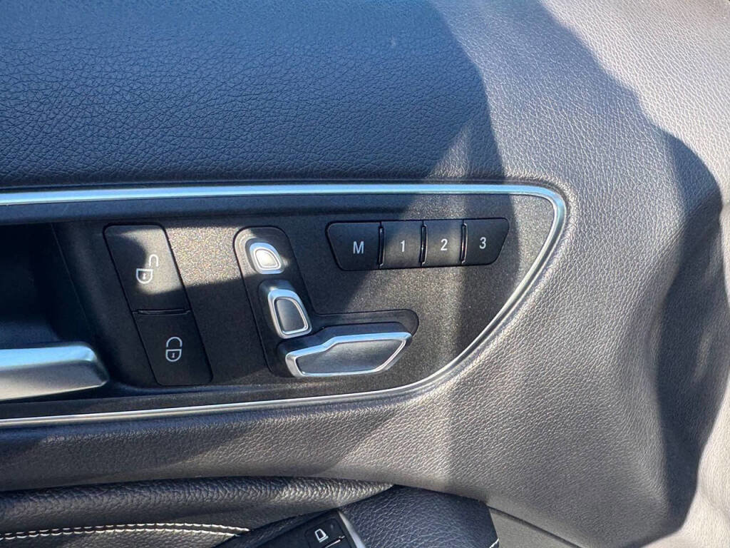 Used 2018 Mercedes-Benz GLA 250 4MATIC image 5