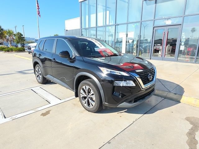 Used 2022 Nissan Rogue SV image 2