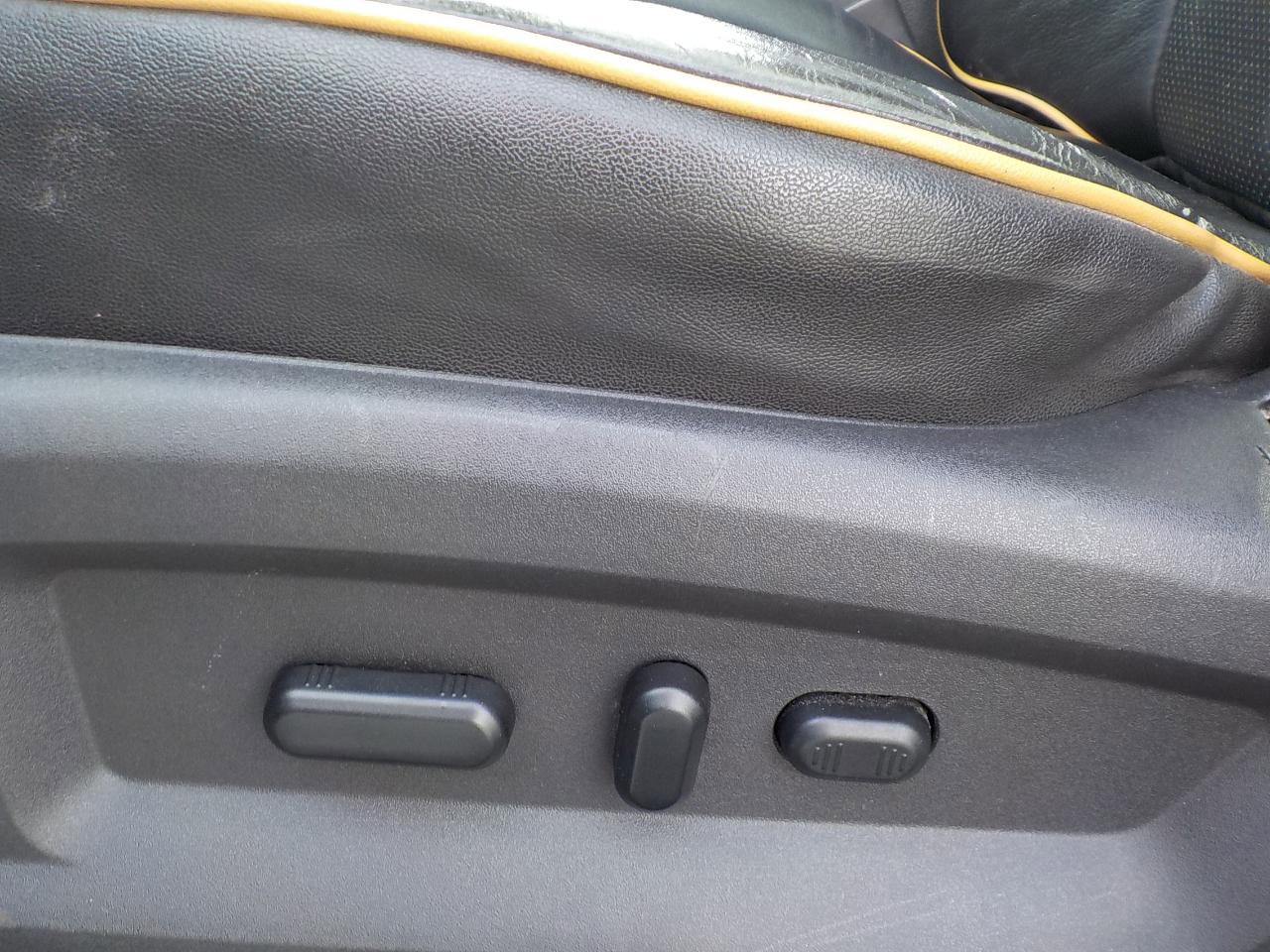 Used 2010 Lincoln MKX AWD image 23