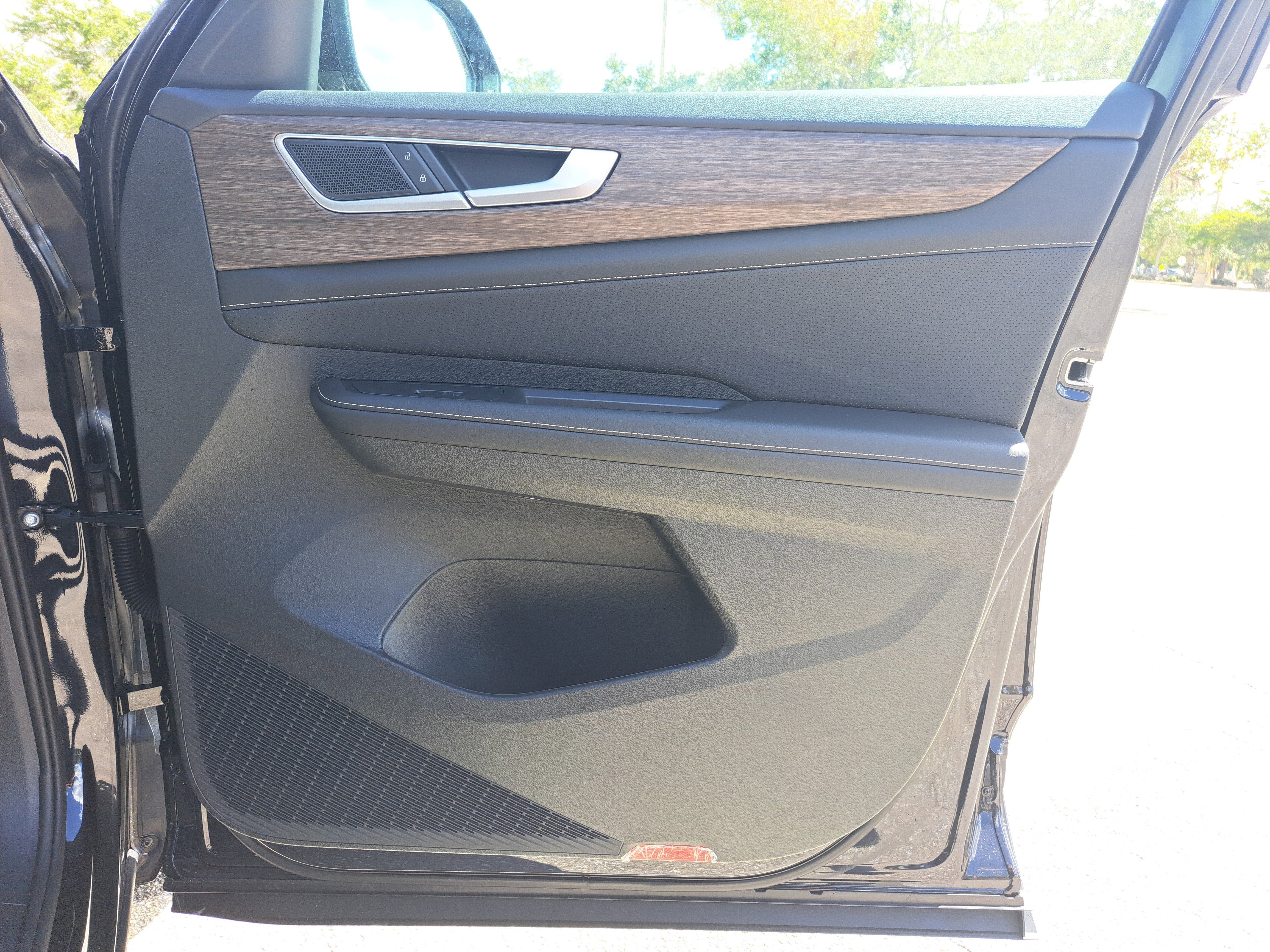 New 2026 Volkswagen Atlas SEL image 8