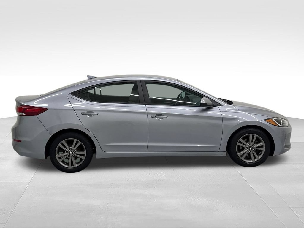 Used 2017 Hyundai Elantra SE w/ SE A/T Tech Package 03 FWD image 7