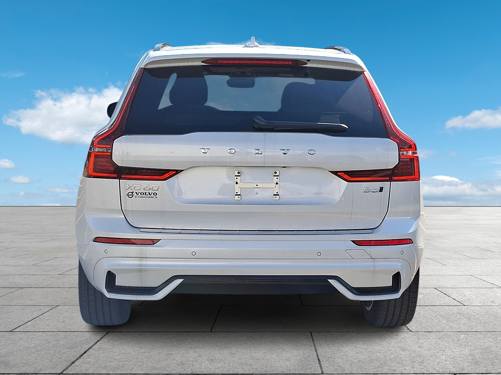 New 2026 Volvo XC60 B5 Plus w/ Protection Package Premier AWD/4WD image 5