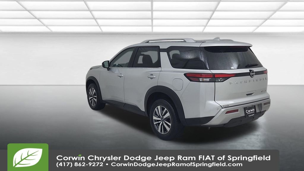 Used 2025 Nissan Pathfinder SL image 11