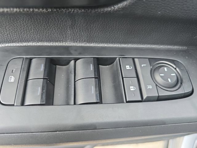 Used 2025 Toyota Tacoma SR5 image 27