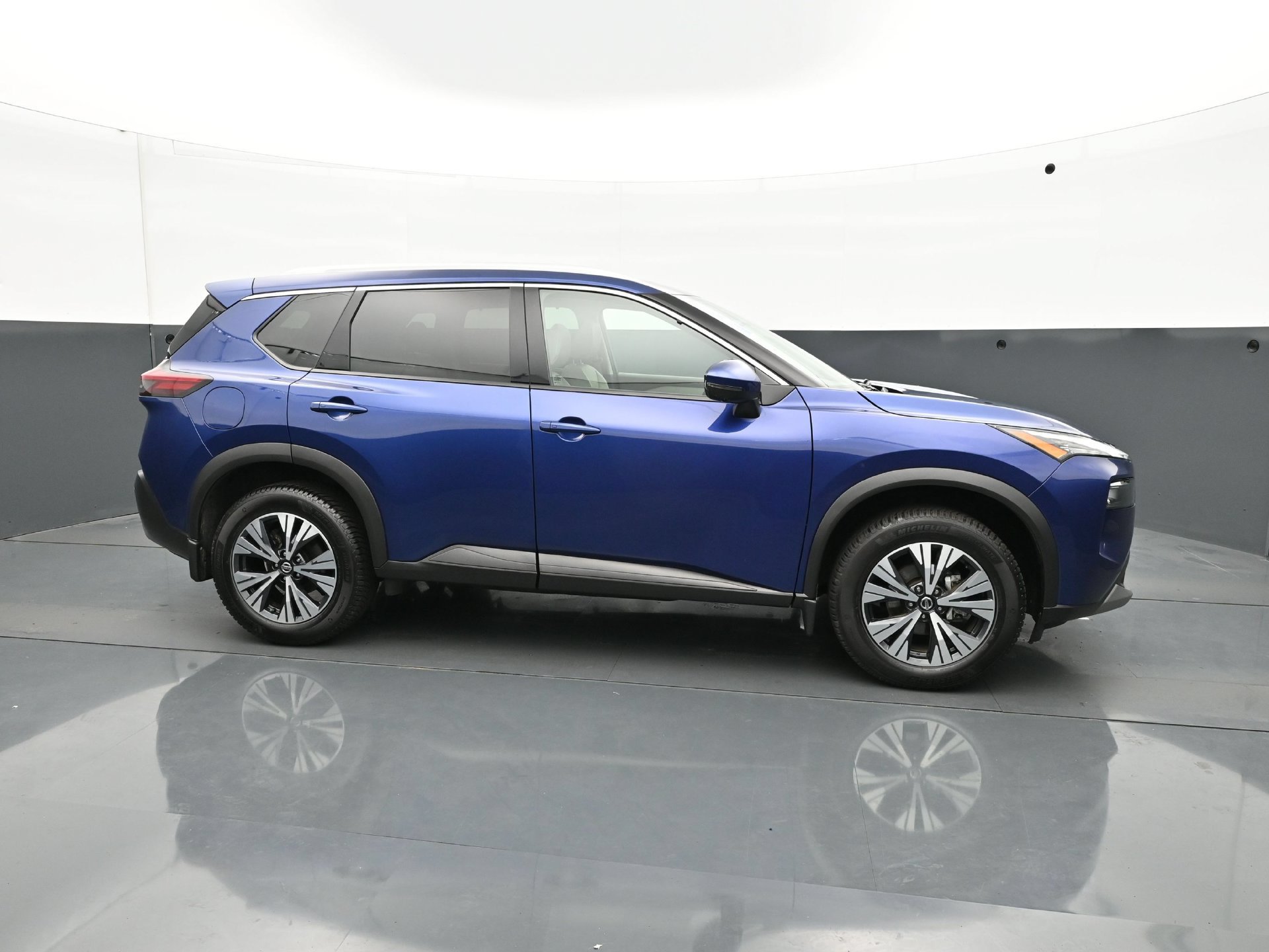 Used 2021 Nissan Rogue SV w/ Premium Package AWD/4WD image 8