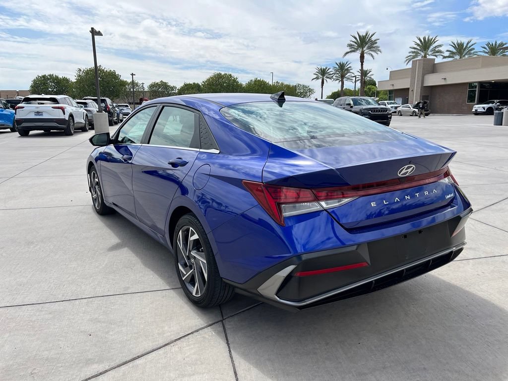 Used 2025 Hyundai Elantra Limited FWD image 9