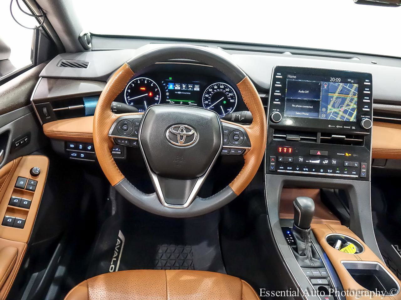 Used 2019 Toyota Avalon Limited image 8